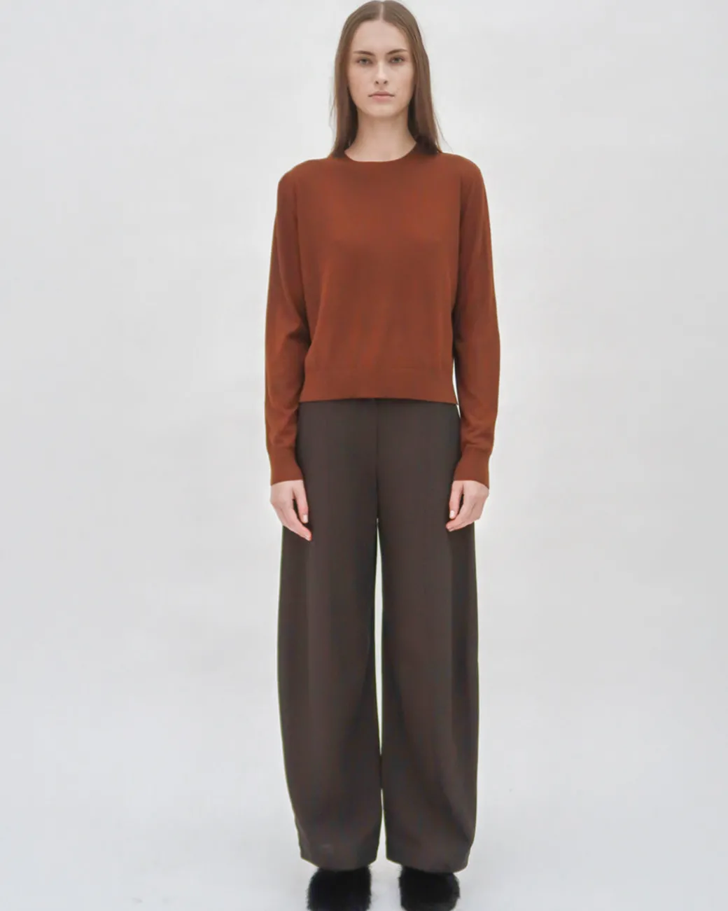 BOXY CREWNECK SWEATER