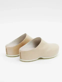 Closed Toe ECCO Clogs