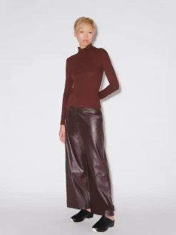 CONTRAST STITCH MOCK NECK T-SHIRT