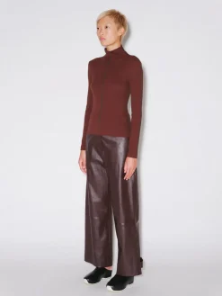 CONTRAST STITCH MOCK NECK T-SHIRT