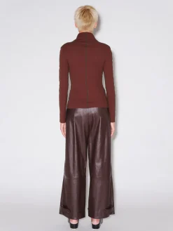CONTRAST STITCH MOCK NECK T-SHIRT