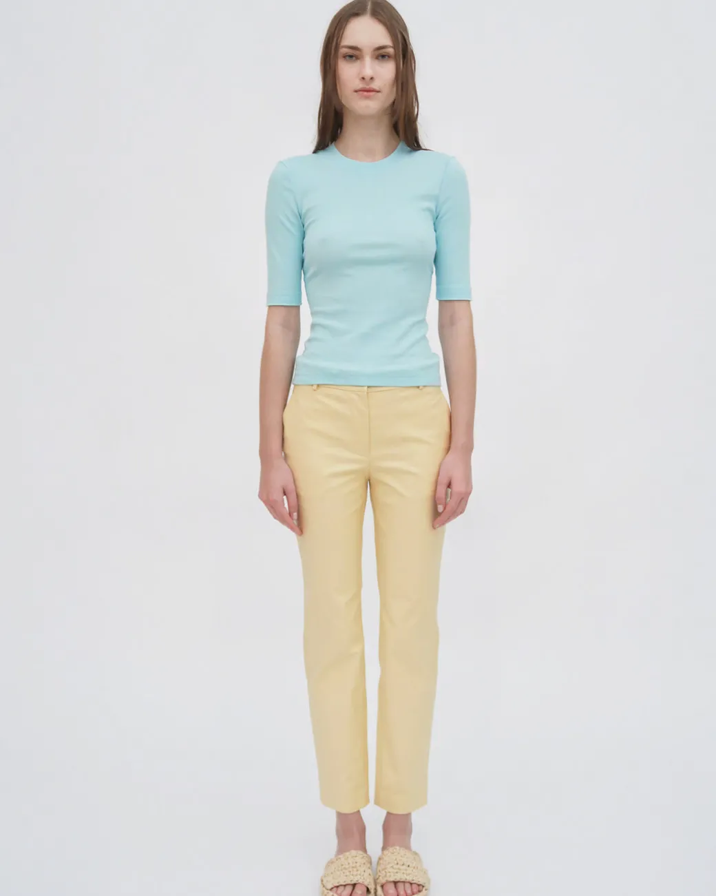 CROPPED SLEEVE T-SHIRT