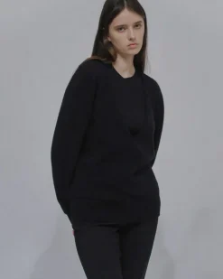 DEEP V-NECK PULLOVER