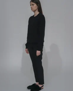 DEEP V-NECK PULLOVER
