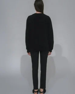 DEEP V-NECK PULLOVER
