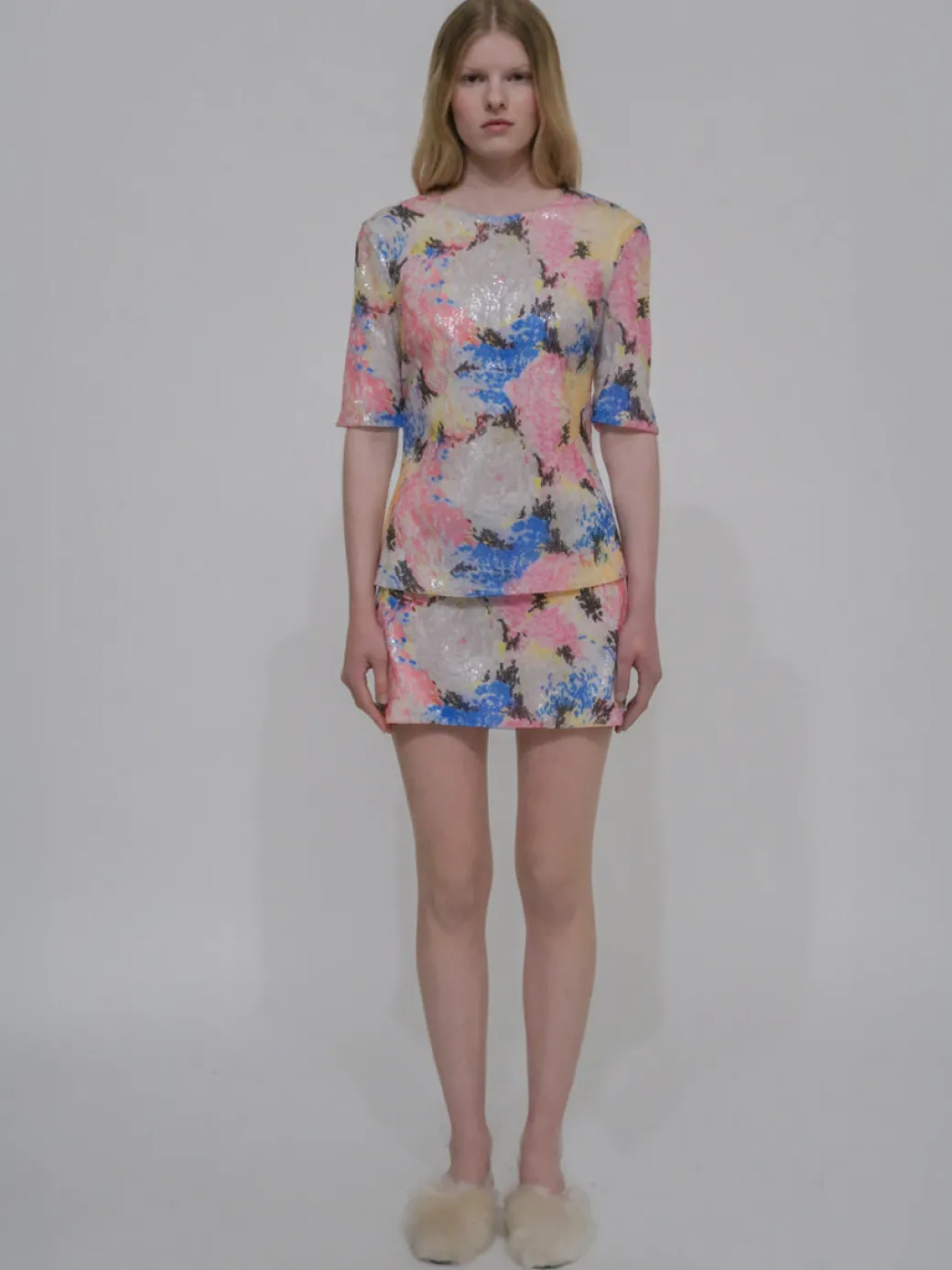 FITTED T-SHIRT TOP - PAINTED FLORAL SEQUIN MESH