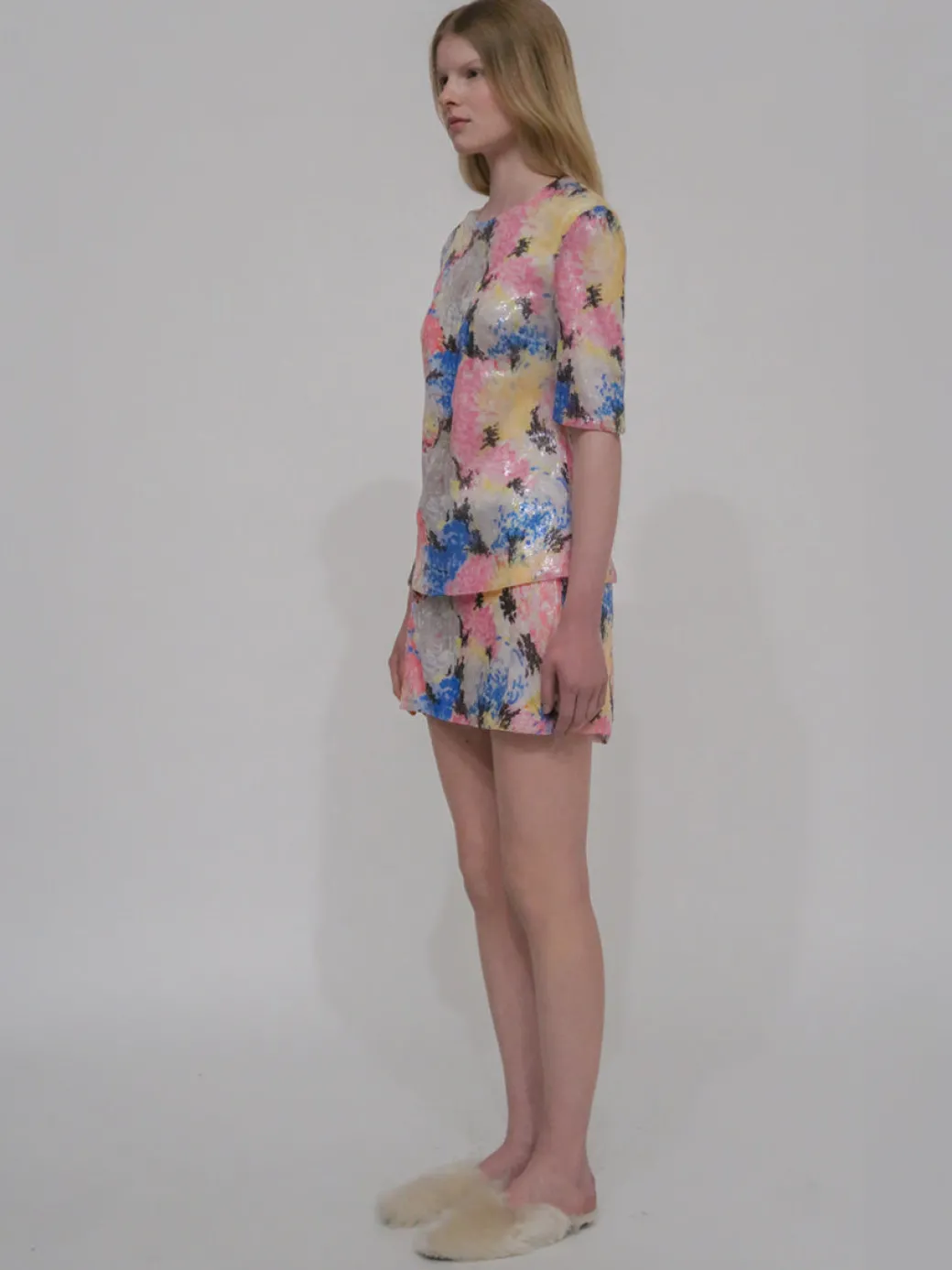 FITTED T-SHIRT TOP - PAINTED FLORAL SEQUIN MESH