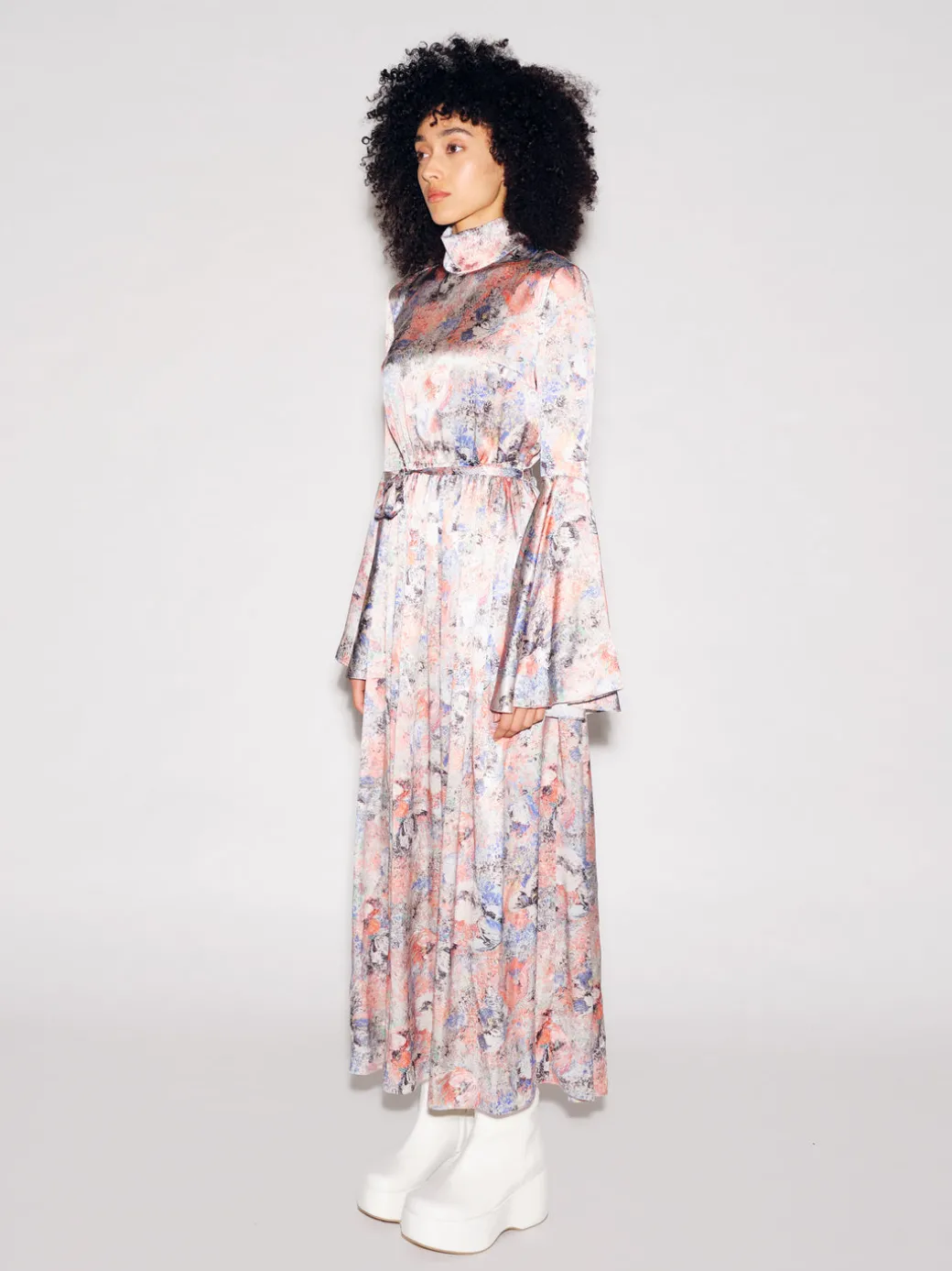 FLARE SLEEVE MAXI DRESS