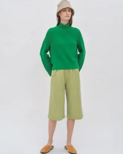 RIBBED PANELED TURTLENECK