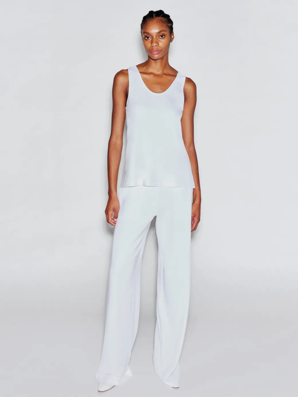 SCOOP NECK TANK - SOLID INTERLOCK