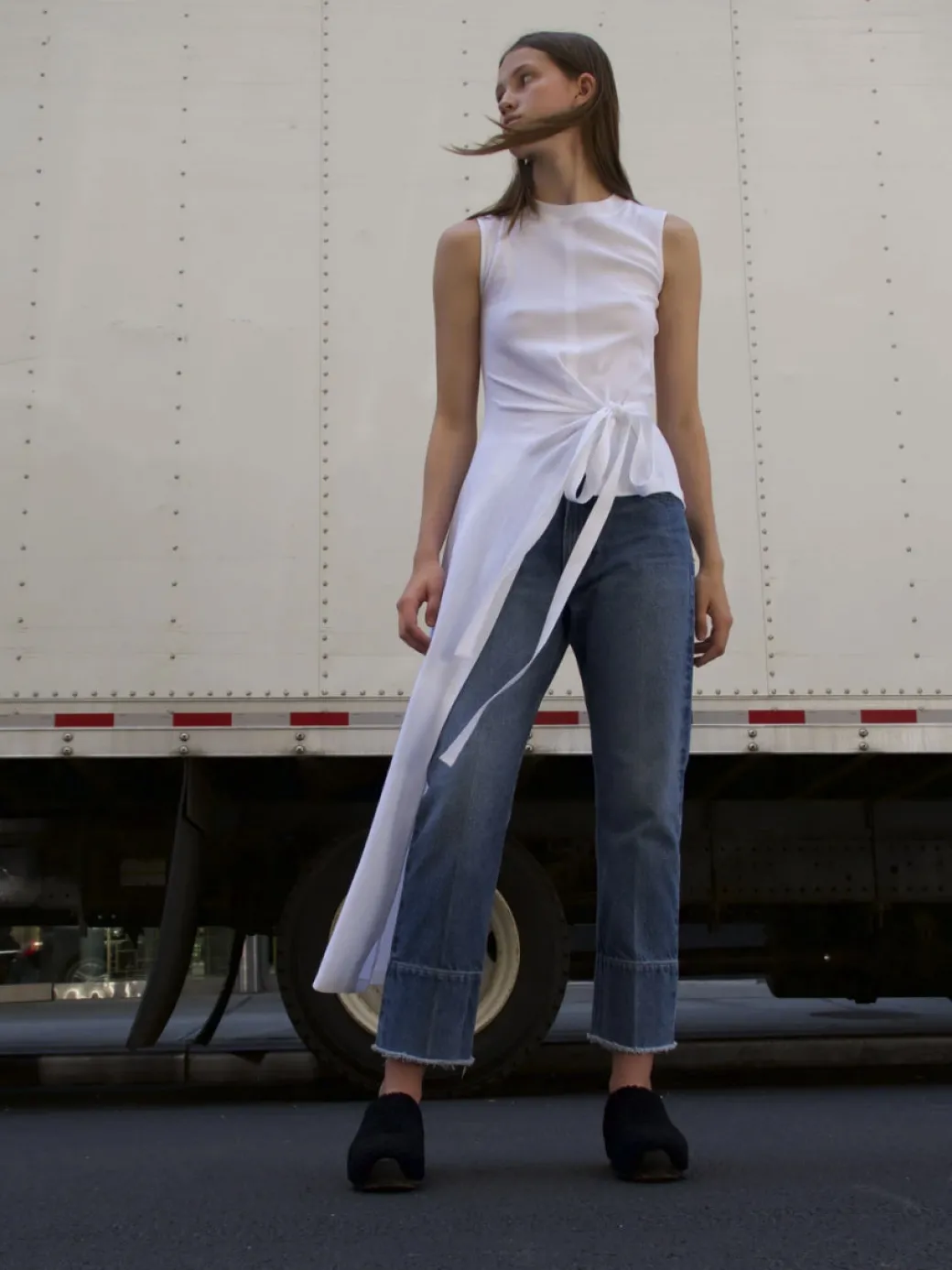 Sleeveless Split Apron T-Shirt