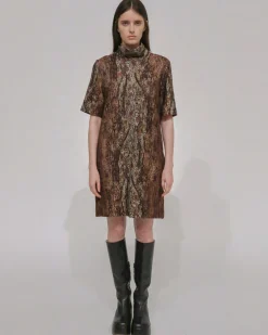 TURTLENECK SHIFT DRESS - WOODGRAIN