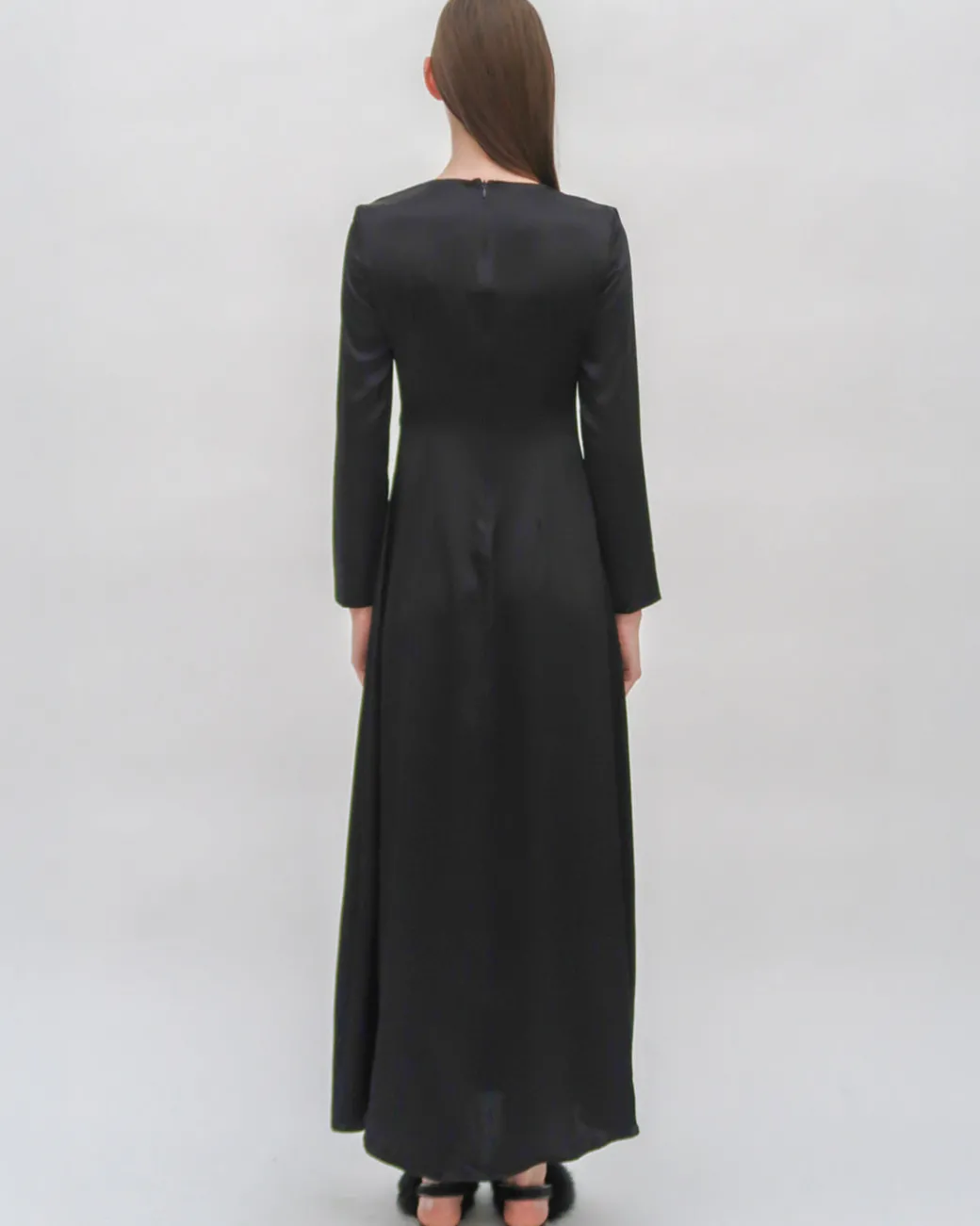 TWIST FRONT LONG SLEEVE GOWN
