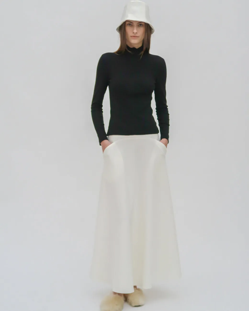ZIP UP TURTLENECK TOP